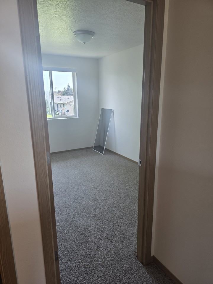 439 N 1st St #439 - Photo 4 of 27
