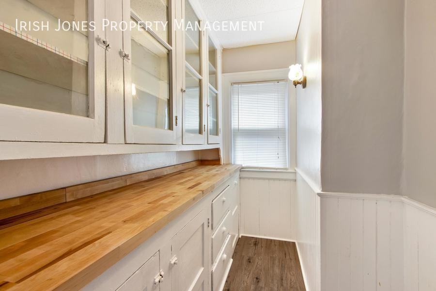 700 Hopkins St #2 - Photo 6 of 15