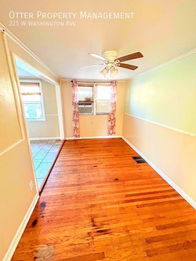 225 W Washington Ave - Photo 7 of 27