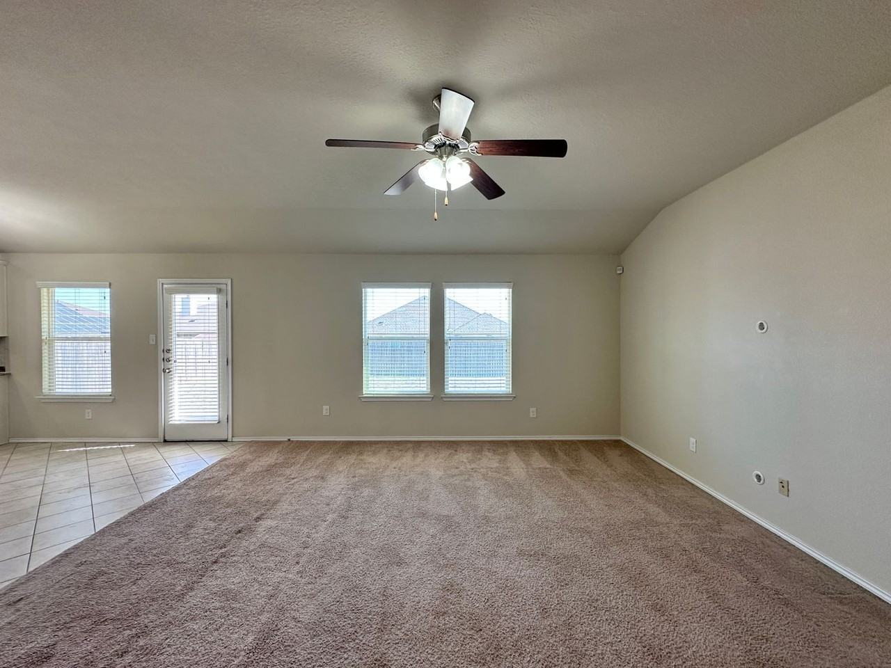 702 Deborah Kay Dr - Photo 3 of 33