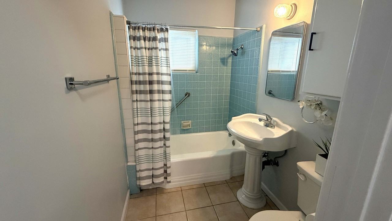 4827 Pacific Ave #1 - Photo 6 of 18