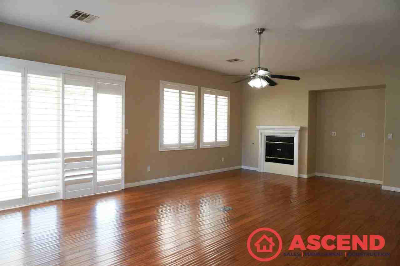 4808 Aviara Dr - Photo 5 of 19