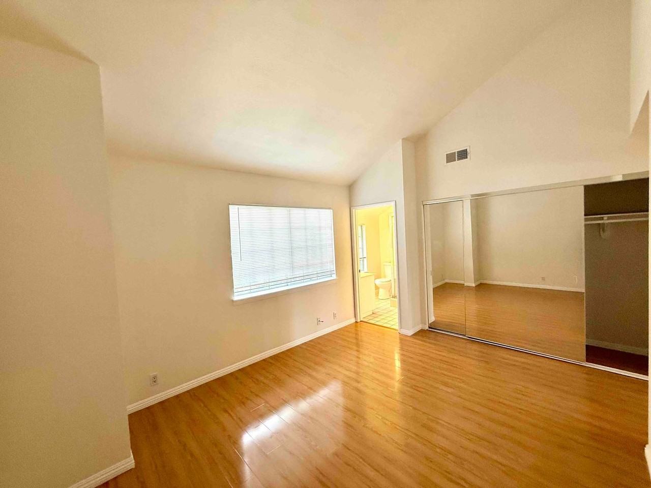26127 Frampton Ave #F - Photo 4 of 5