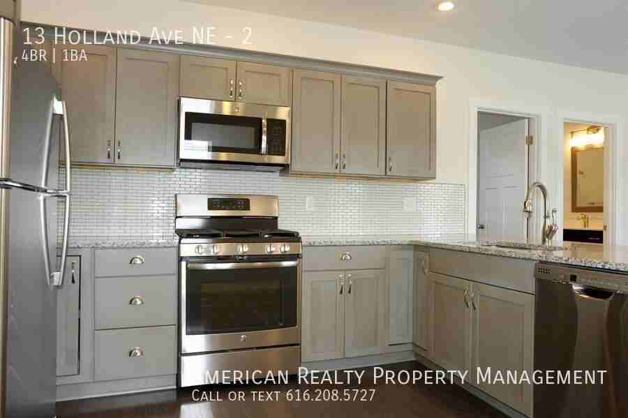 13 Holland Ave Ne #2 - Photo 4 of 11