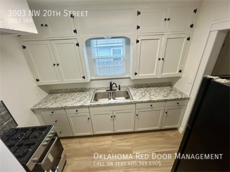 3003 Nw 20th St - Photo 3 of 13