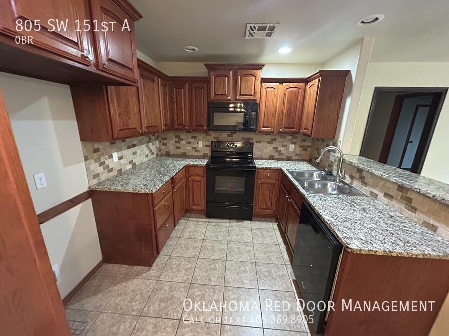 805 Sw 151st St - Photo 3 of 16