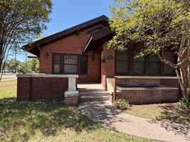 featured image of 3800 Avenue F