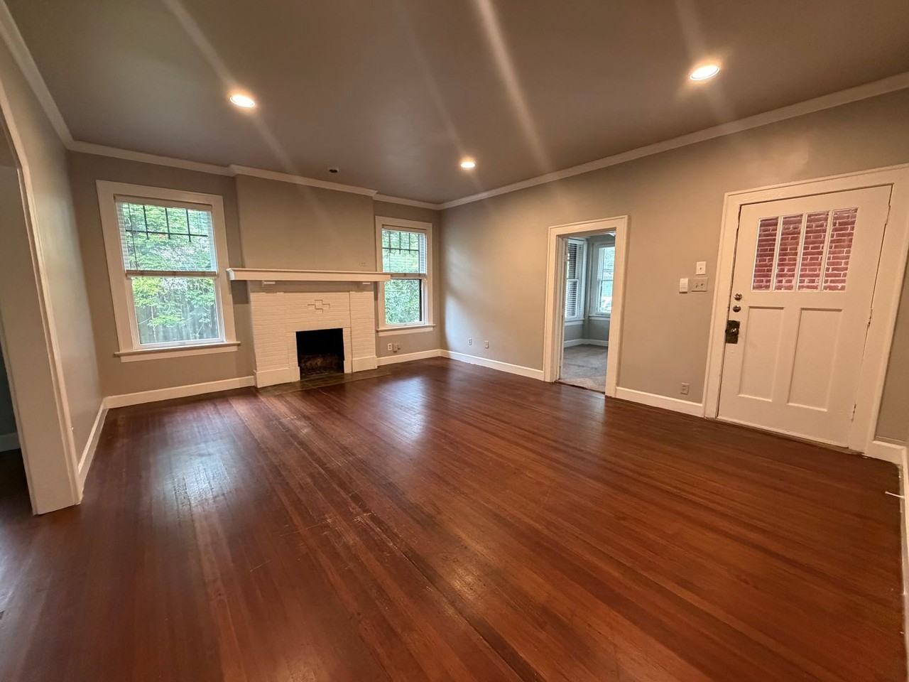 3800 Avenue F - Photo 5 of 38
