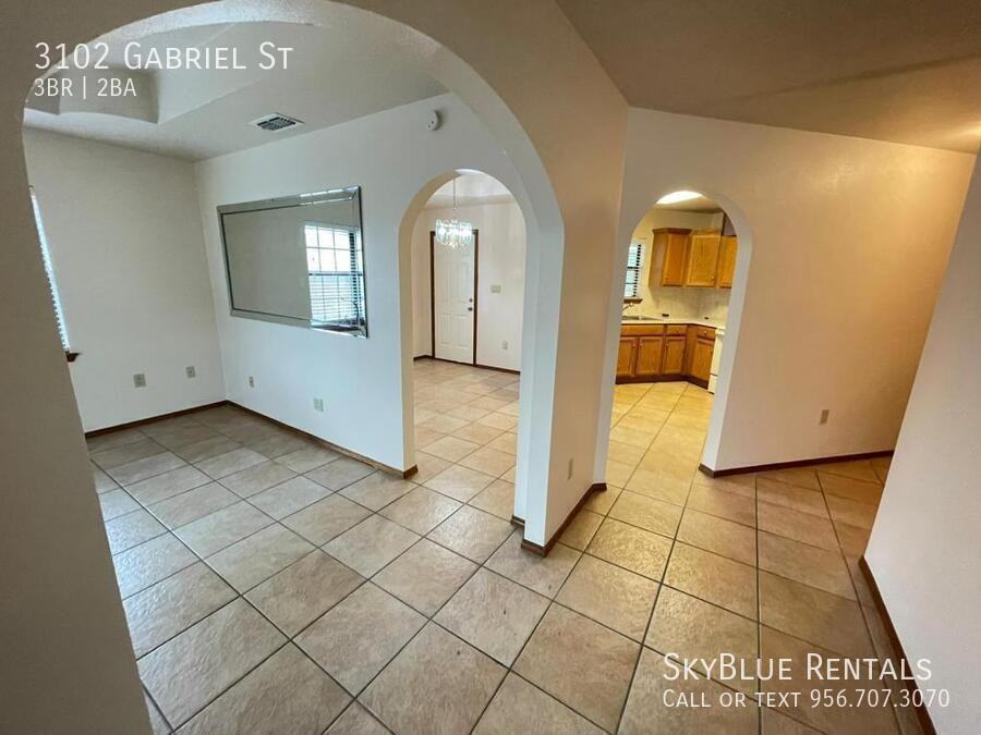3102 Gabriel St - Photo 3 of 13