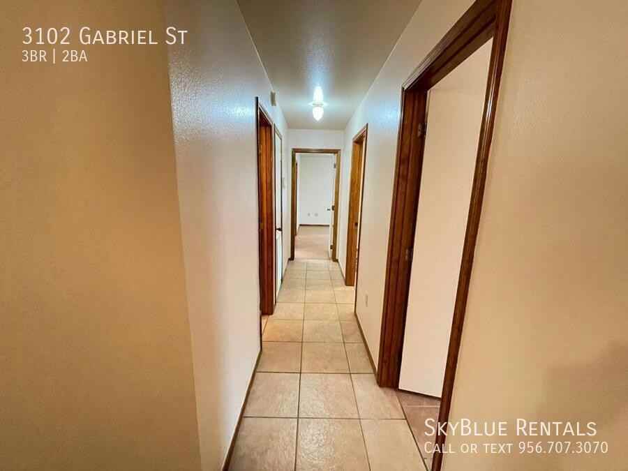 3102 Gabriel St - Photo 5 of 13