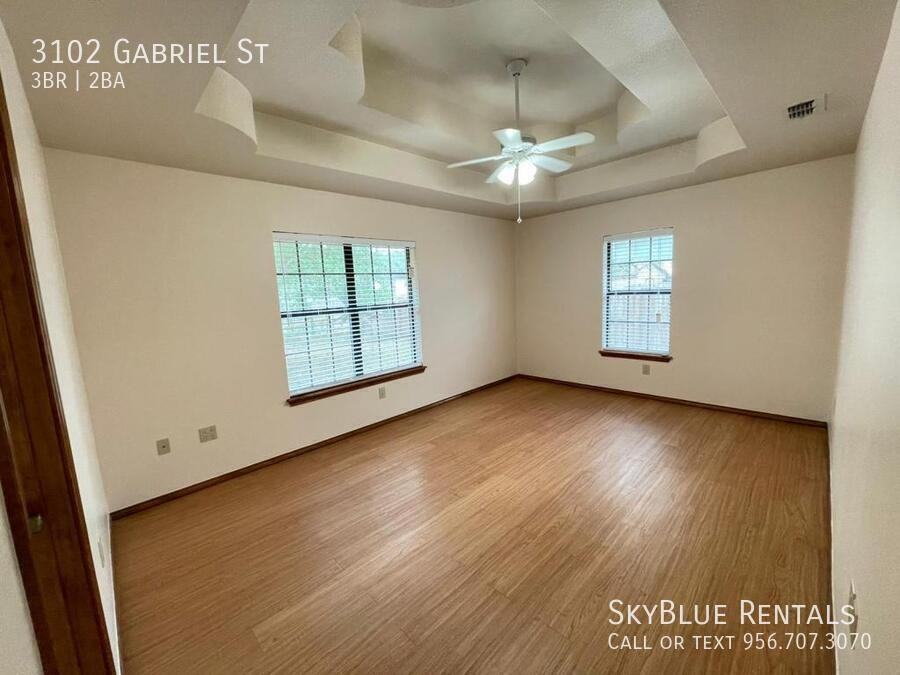 3102 Gabriel St - Photo 6 of 13