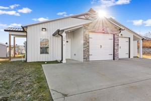 featured image of Bainbridge Dr
