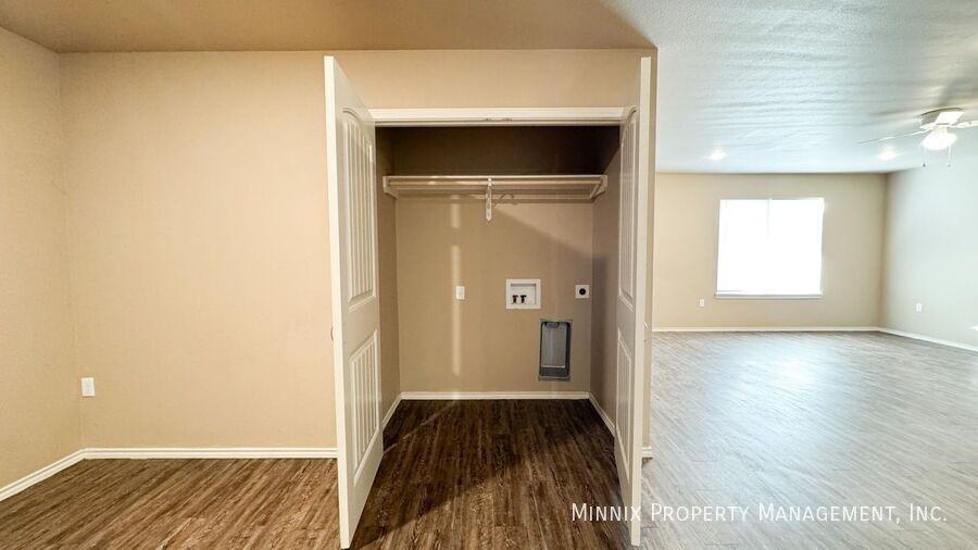 2516 N Avenue O - Photo 7 of 19