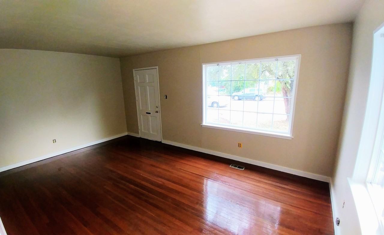 1556 Mckinley St - Photo 3 of 14
