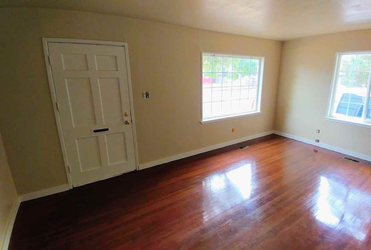 1556 Mckinley St - Photo 4 of 14