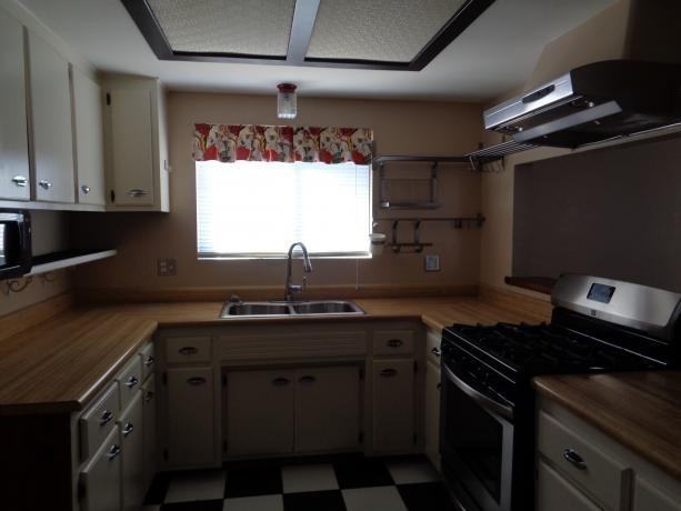 1451 20th St - Photo 3 of 13