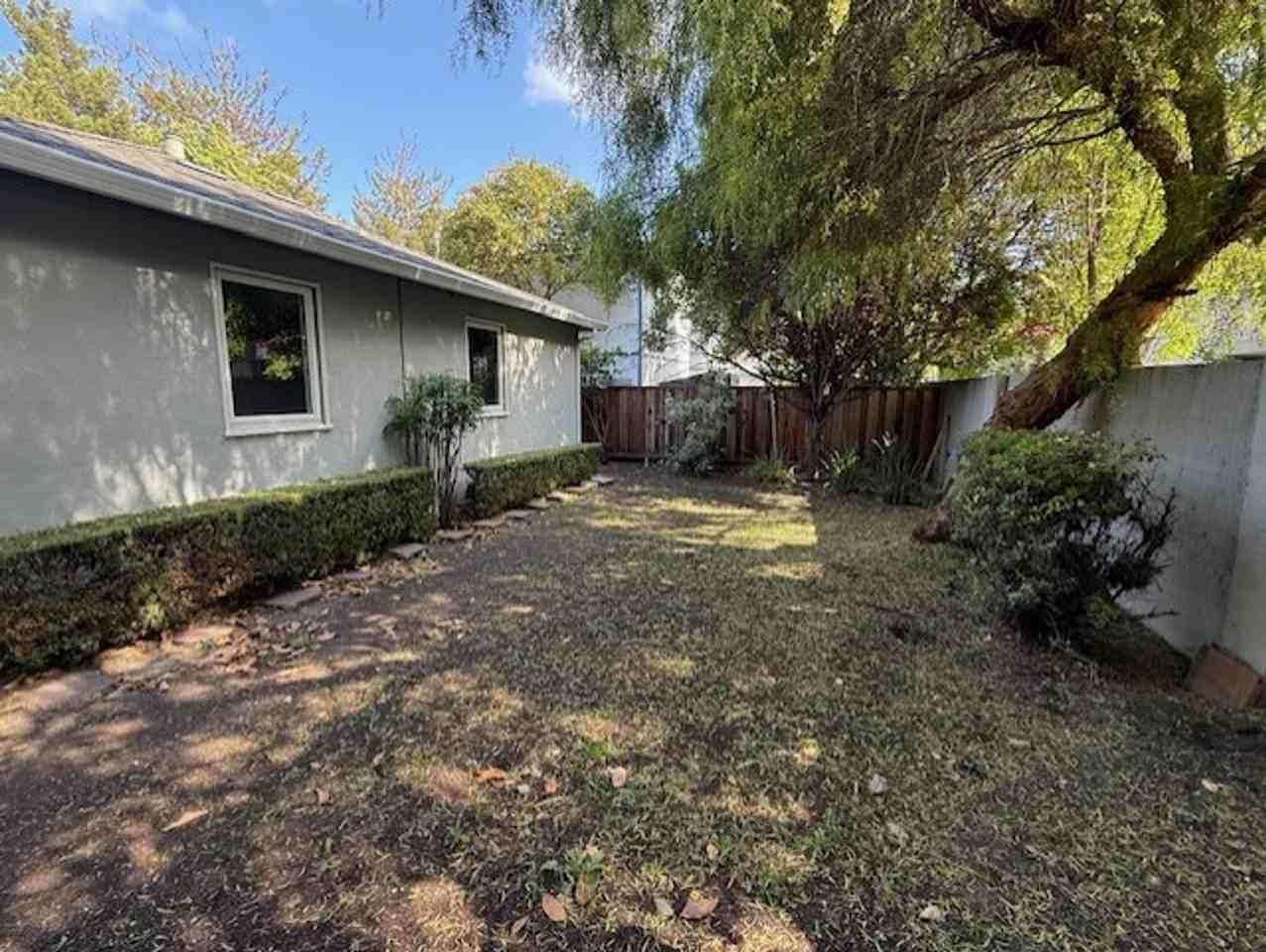 450 N Fair Oaks Ave - Photo 2 of 12