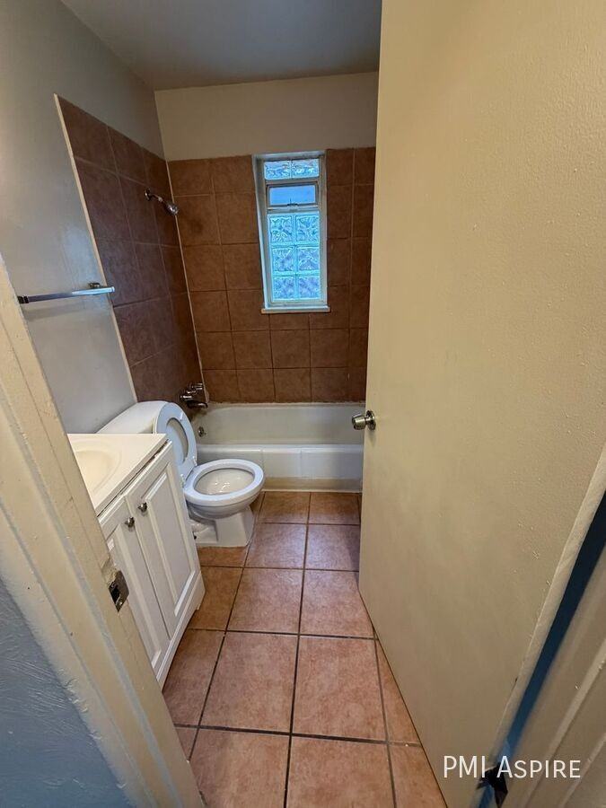 1740 W Mosier Pl #26 - Photo 6 of 6