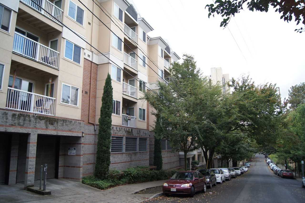 Goose Hollow Plaza - Photo 3 of 36