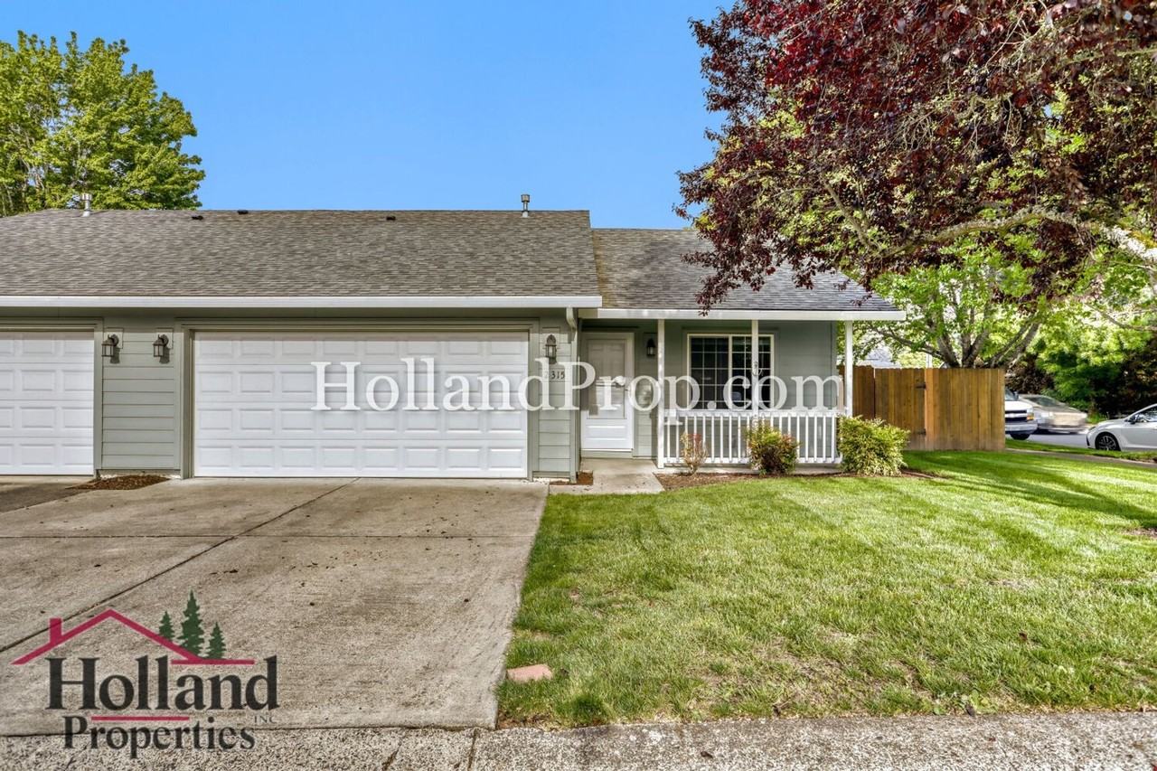2315 Se 61st Ln - Photo 3 of 20