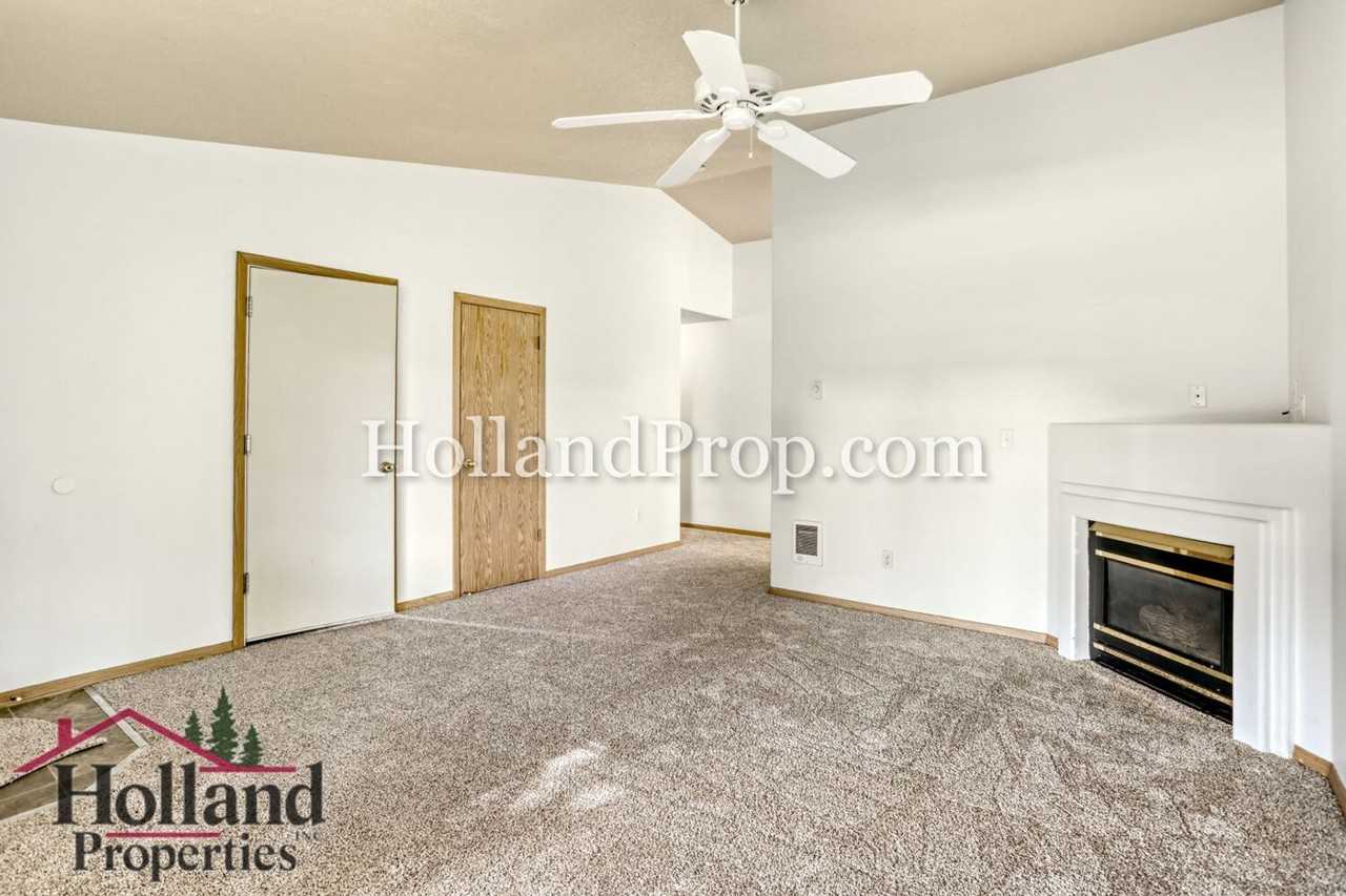 2315 Se 61st Ln - Photo 6 of 20
