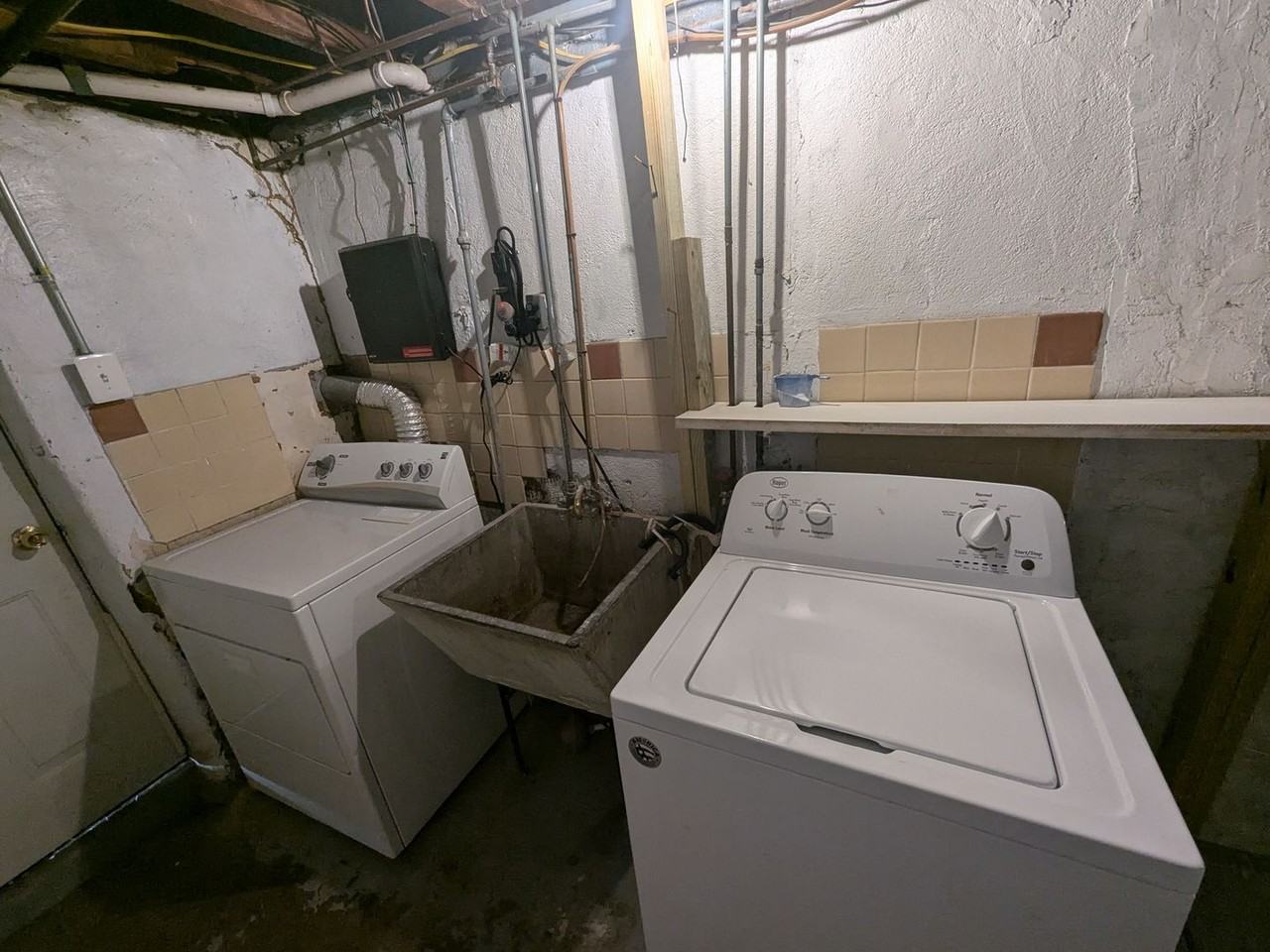 4442 Marple St - Photo 4 of 18