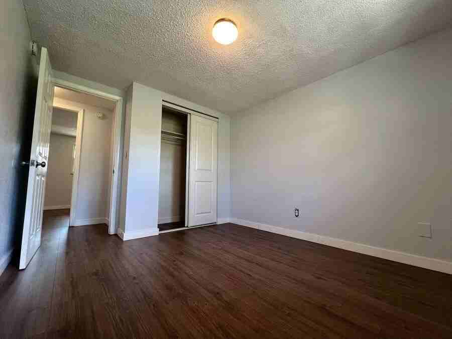 9314 Eastfield Rd #B - Photo 4 of 6