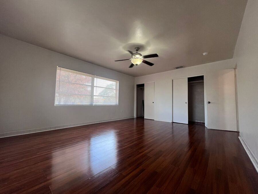 2525 Maple Ave - Photo 5 of 10