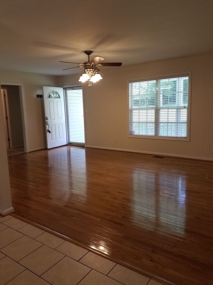 104 E Pine St - Photo 3 of 17