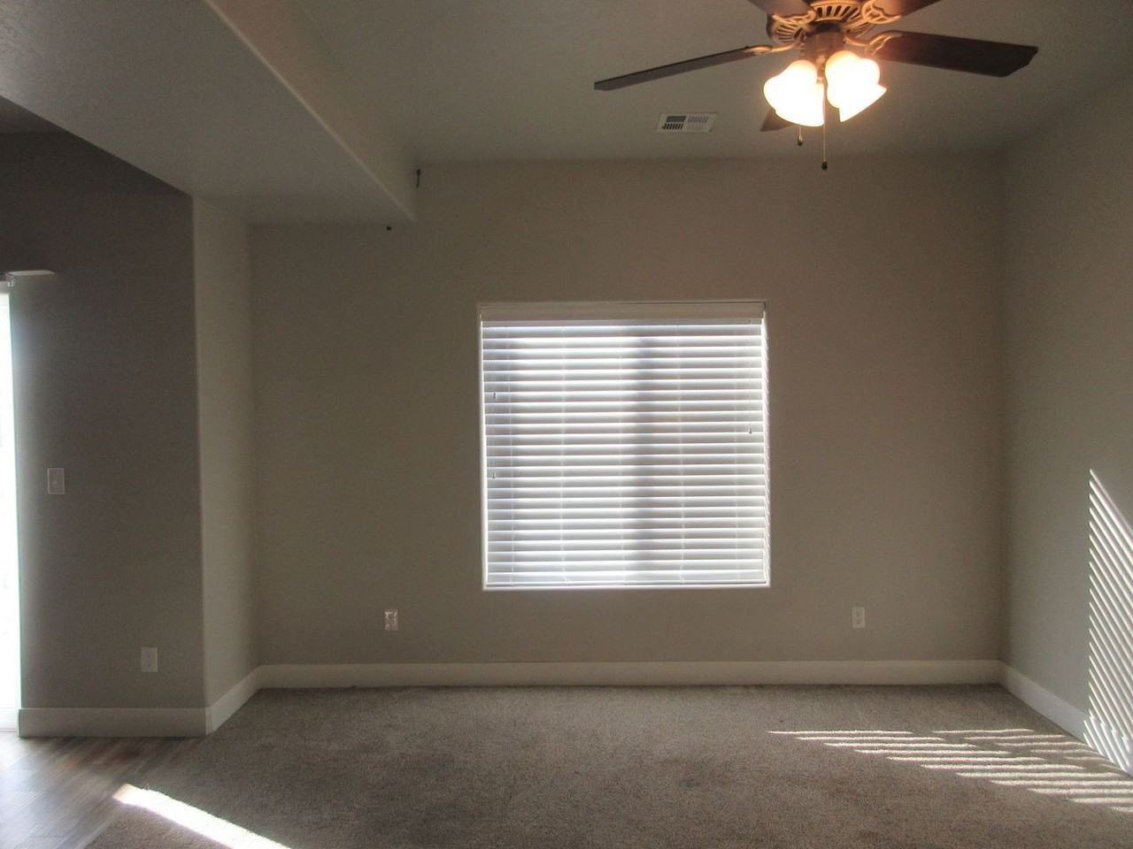 352 W 400 N - Photo 3 of 16