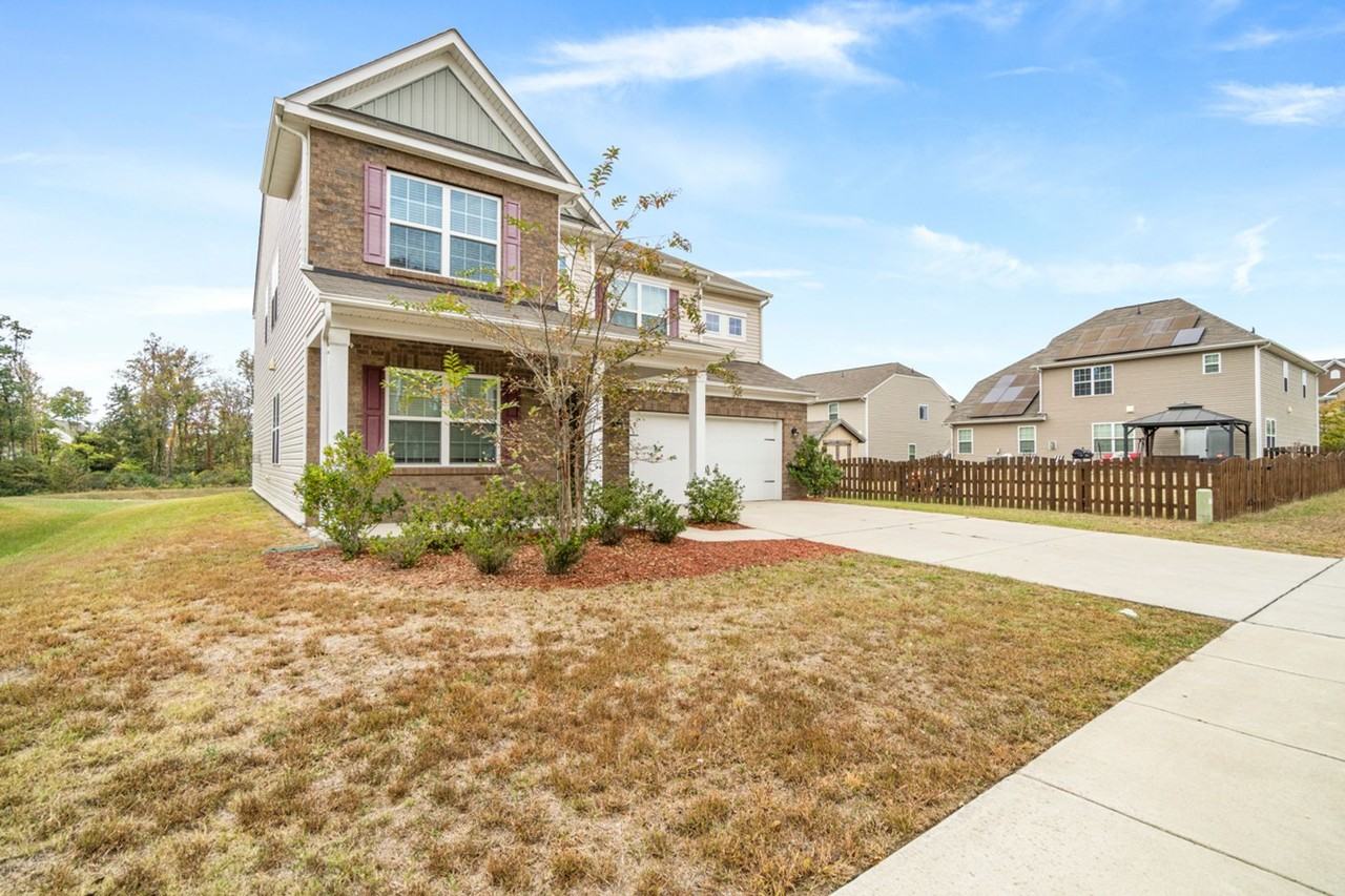 7914 Kelburn Ln - Photo 2 of 47