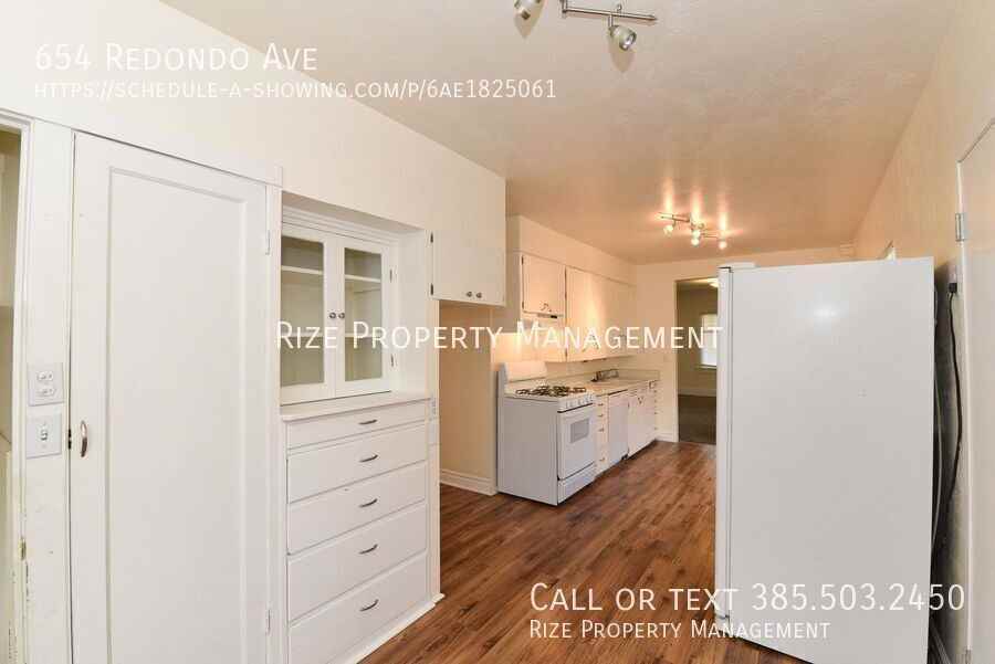 654 E Redondo Ave - Photo 2 of 14