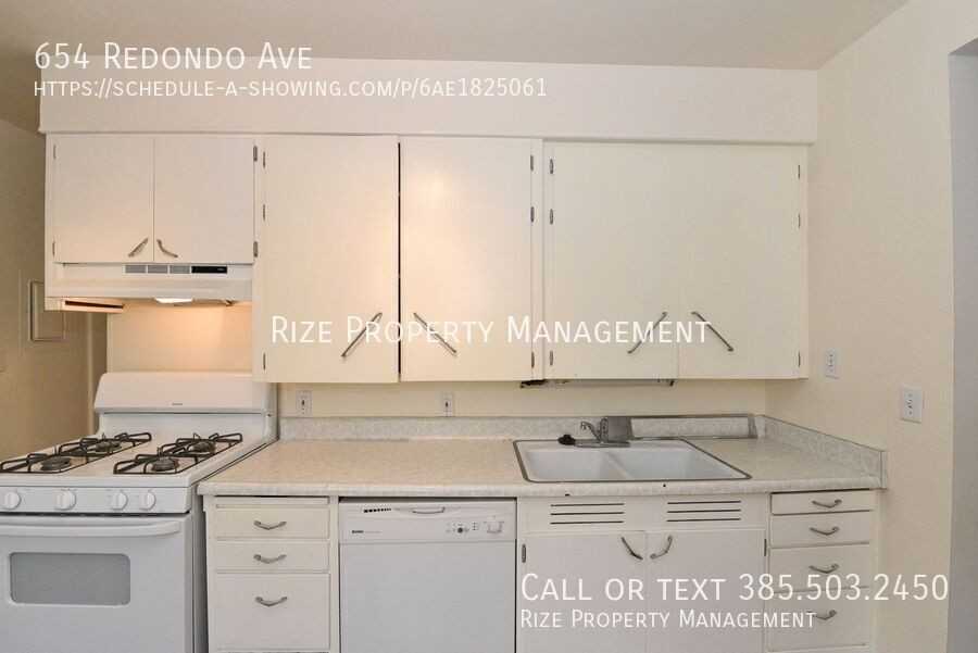 654 E Redondo Ave - Photo 4 of 14