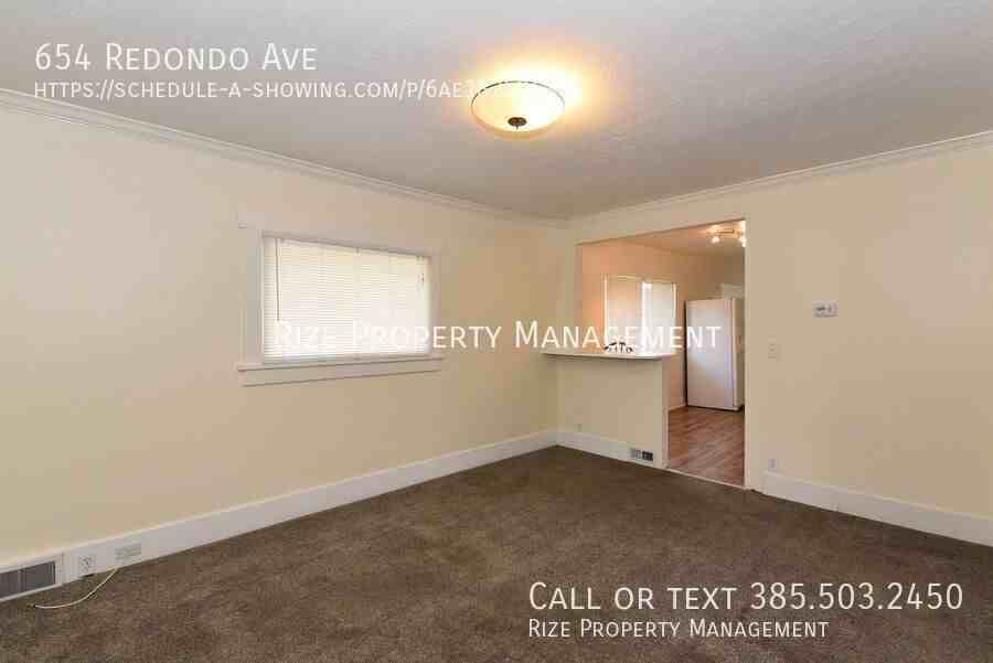 654 E Redondo Ave - Photo 6 of 14