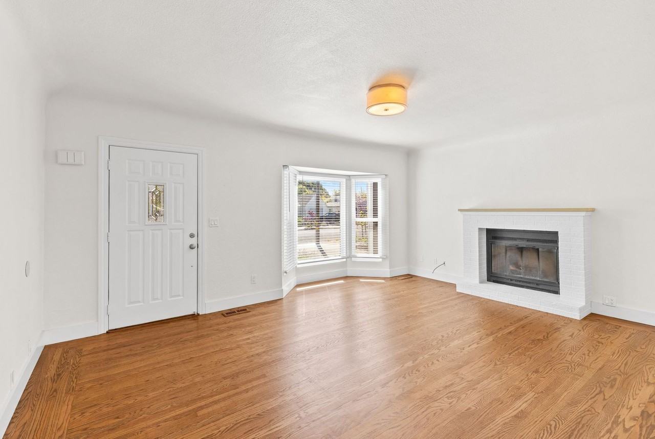 125 S Seymour St - Photo 4 of 50