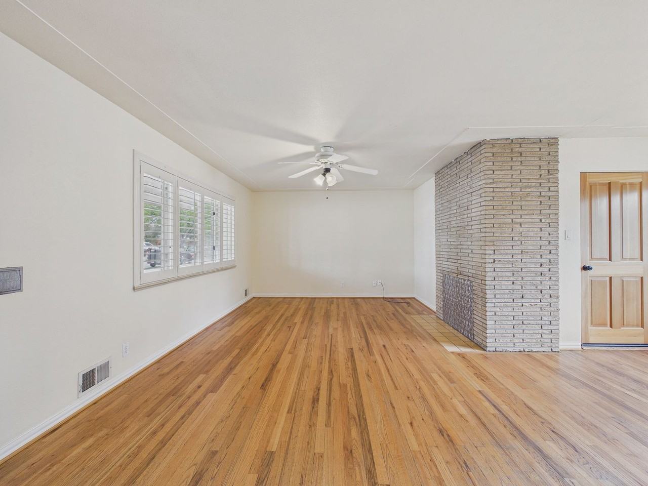1695 E Cornell Ave - Photo 4 of 24