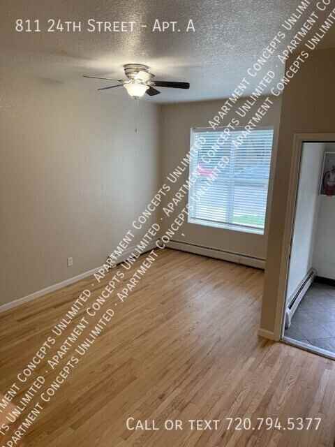811 24th St #A - Photo 4 of 9