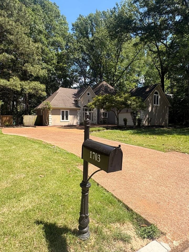 1703 Bryn Mawr Cv - Photo 2 of 31