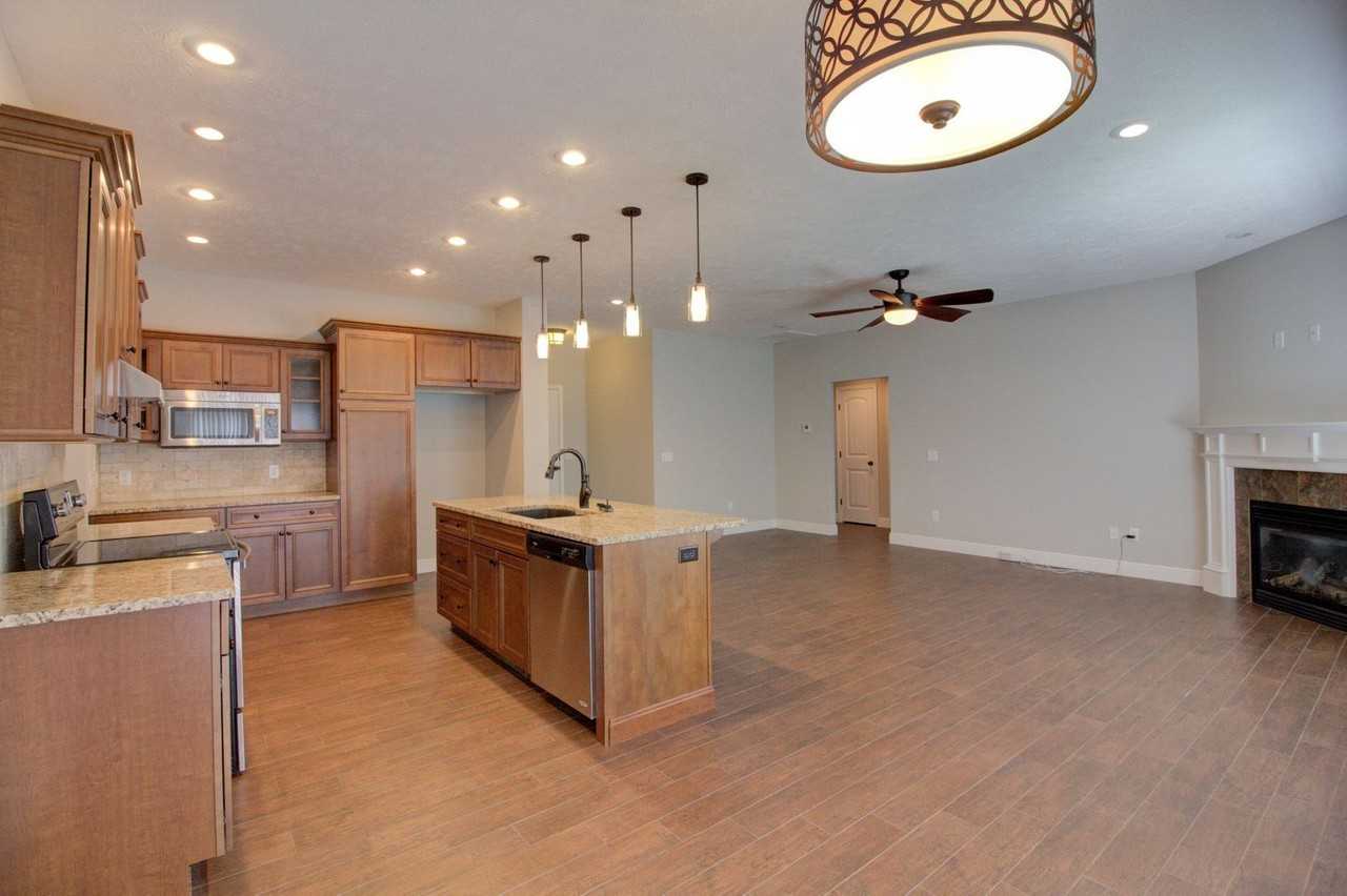 1954 N Pavilion Pl - Photo 4 of 22
