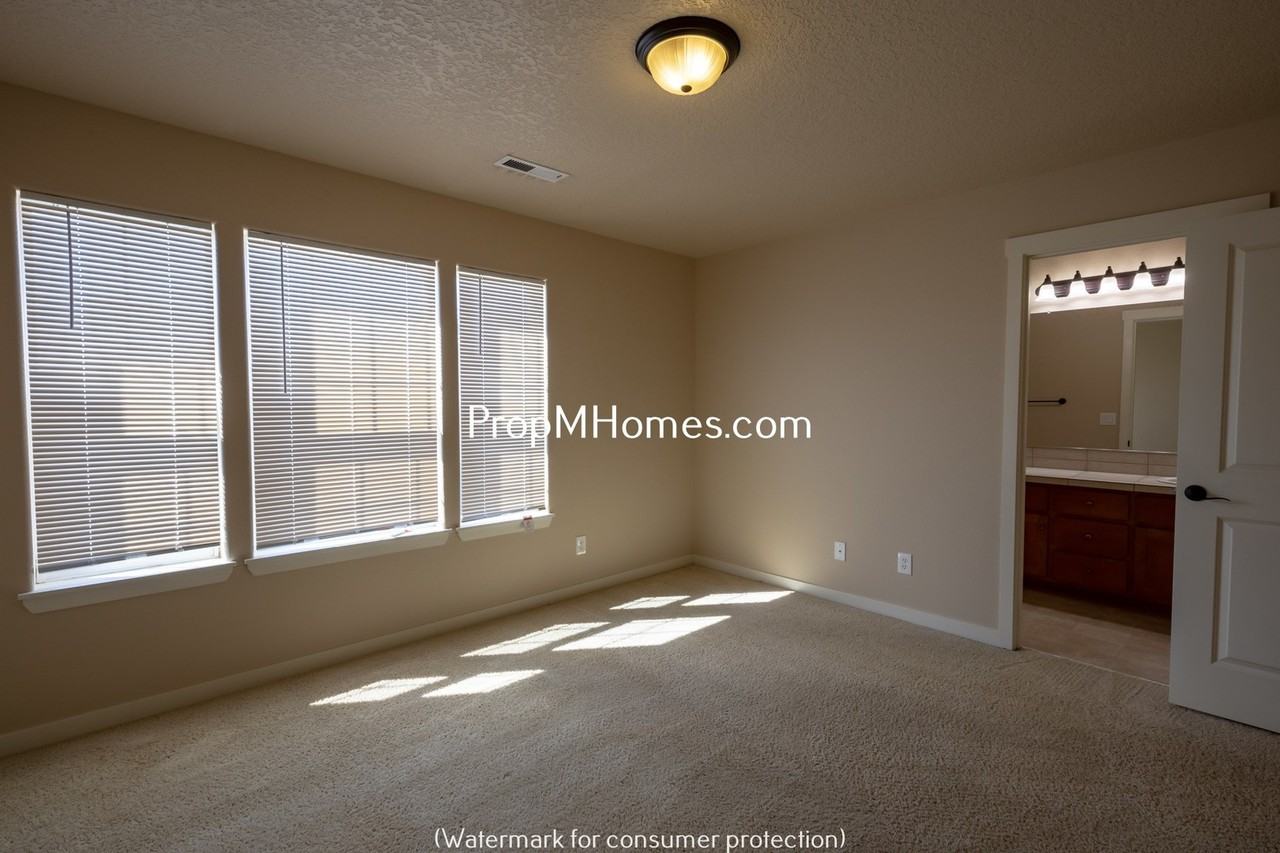 259 N Cedar St - Photo 7 of 17