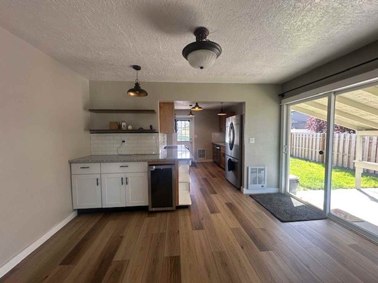 245 Ne 7th St - Photo 2 of 20