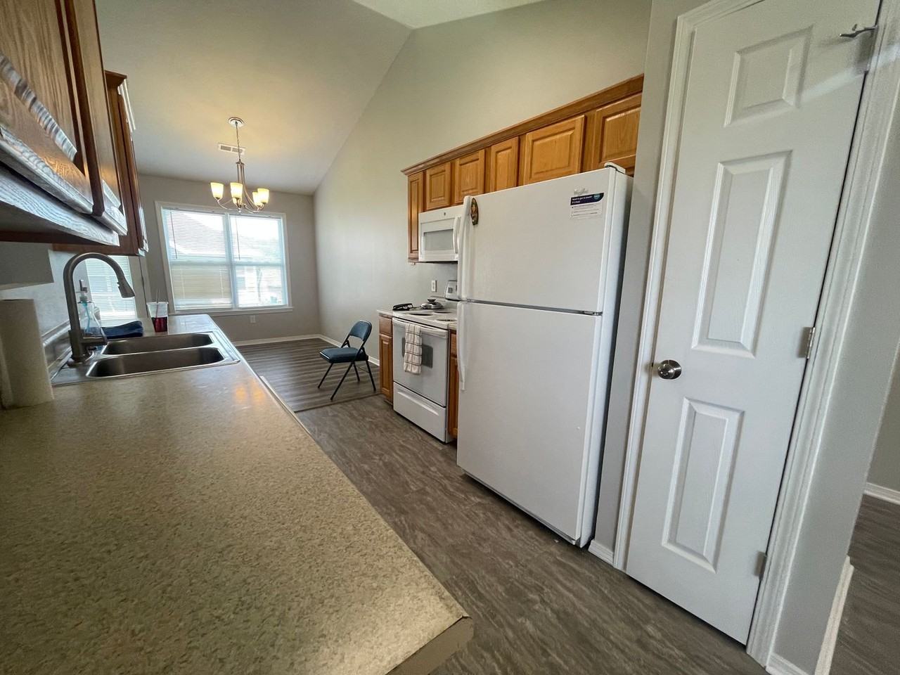 139 Woodland Dr N - Photo 3 of 14