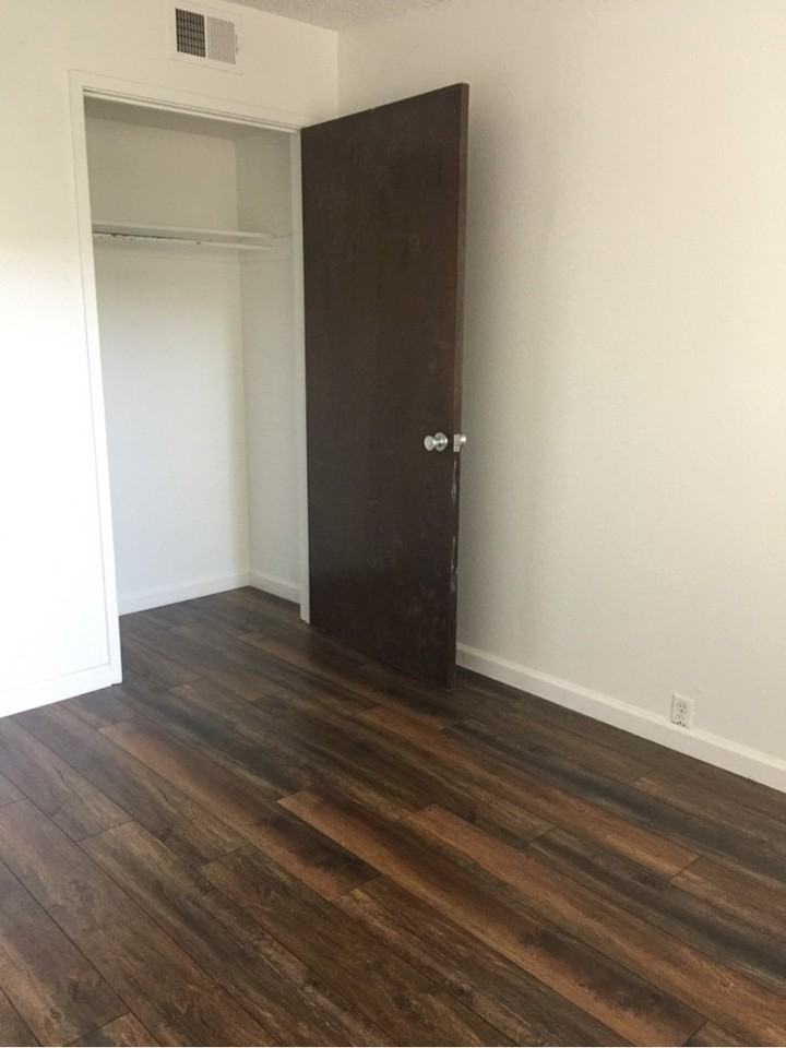619 Villanova Dr - Photo 5 of 22
