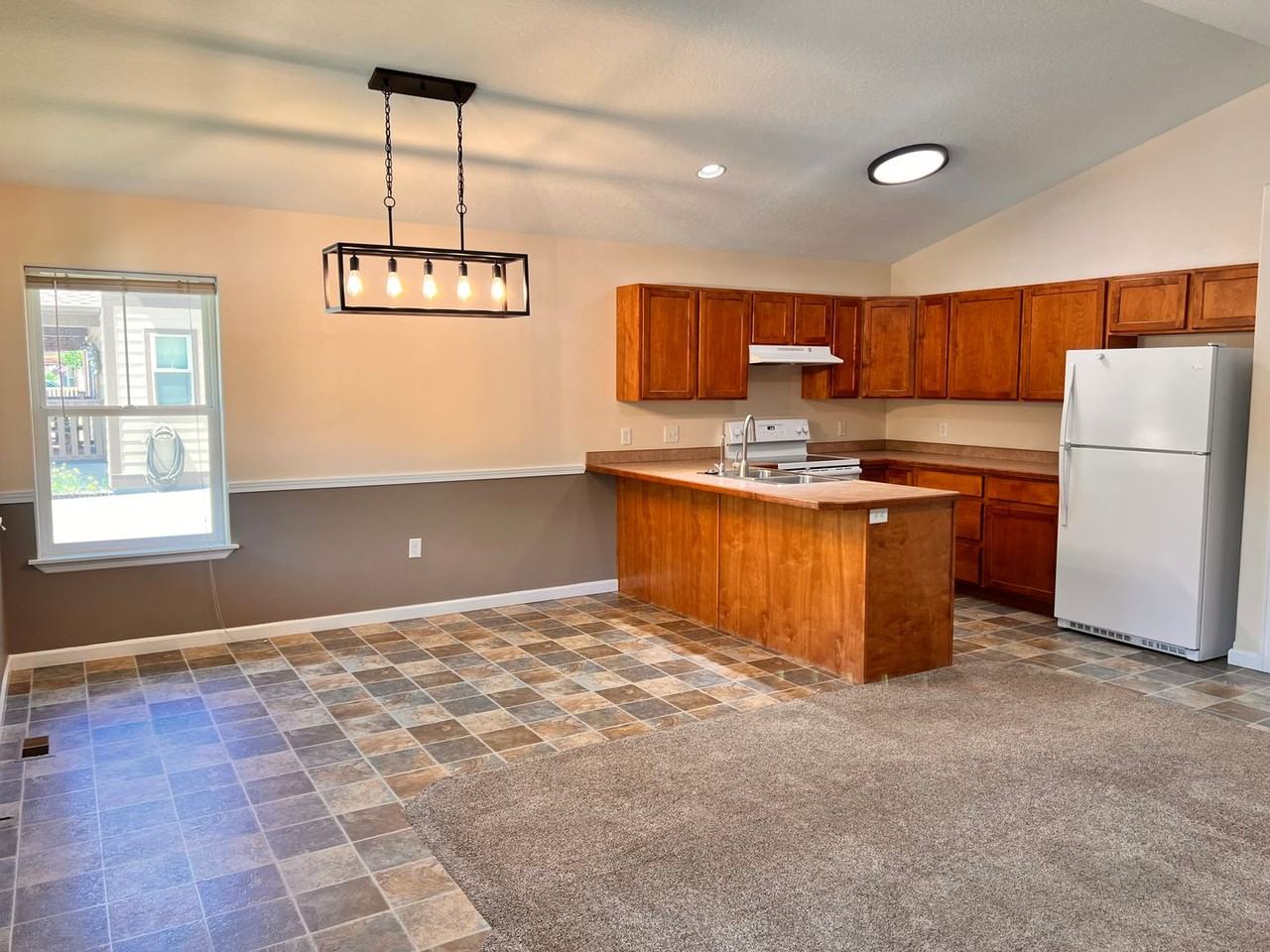5204 Excalibur Way - Photo 5 of 27