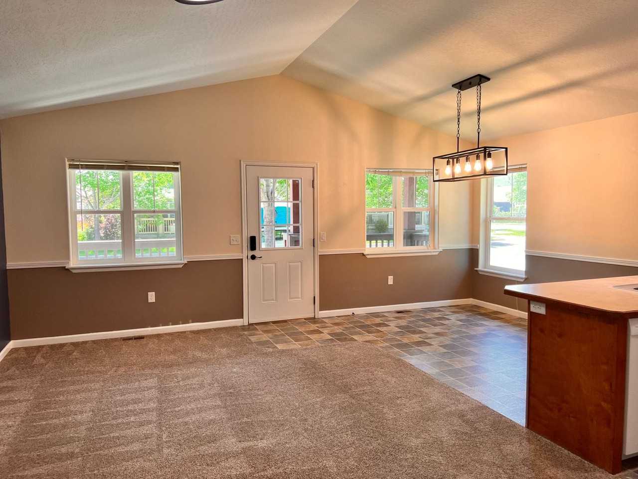 5204 Excalibur Way - Photo 6 of 27