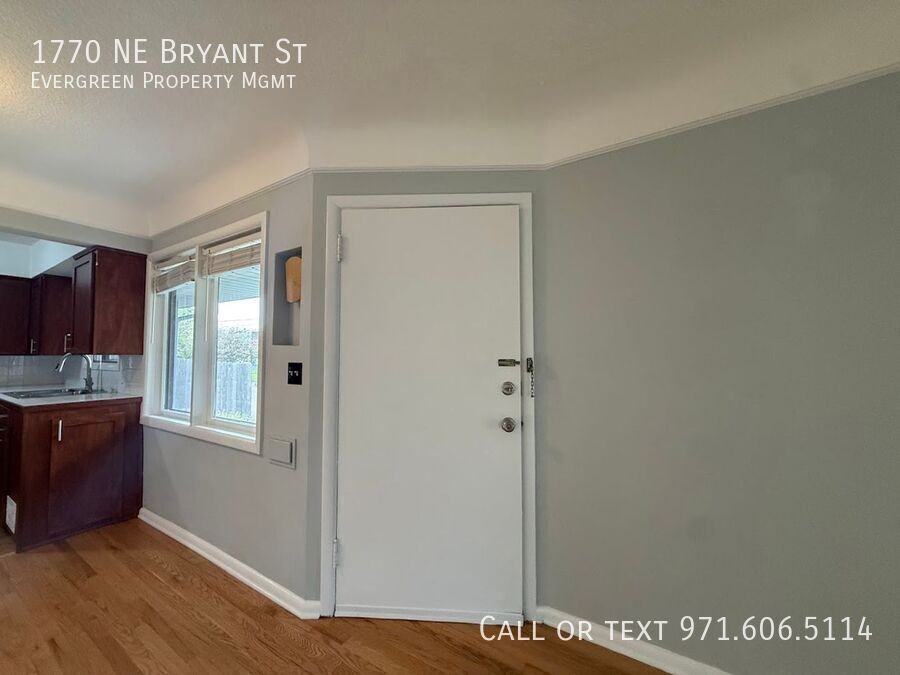 1770 Ne Bryant St - Photo 4 of 40