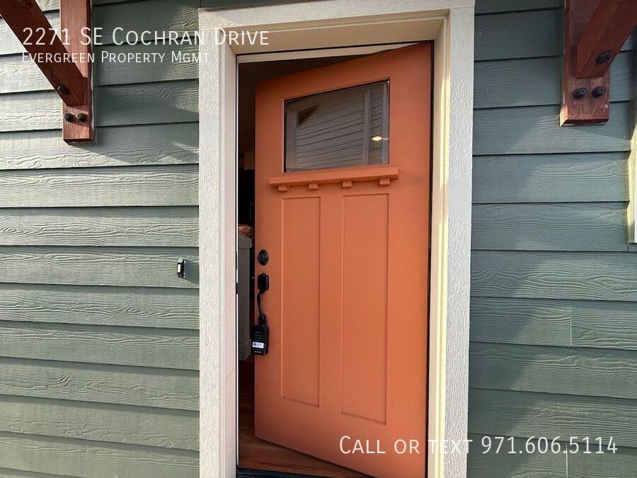 2271 Se Cochran Dr - Photo 4 of 20