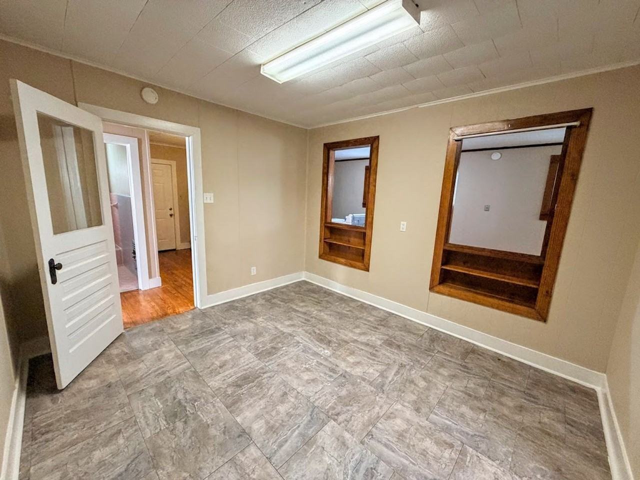 907 Mill St - Photo 7 of 24