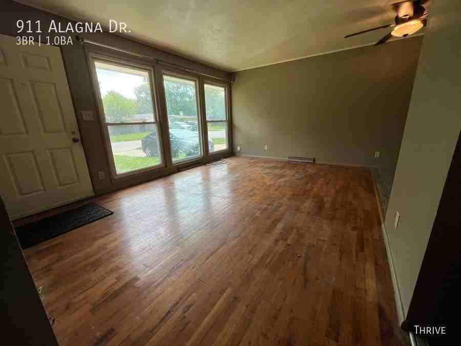 911 Alagna Dr - Photo 2 of 6