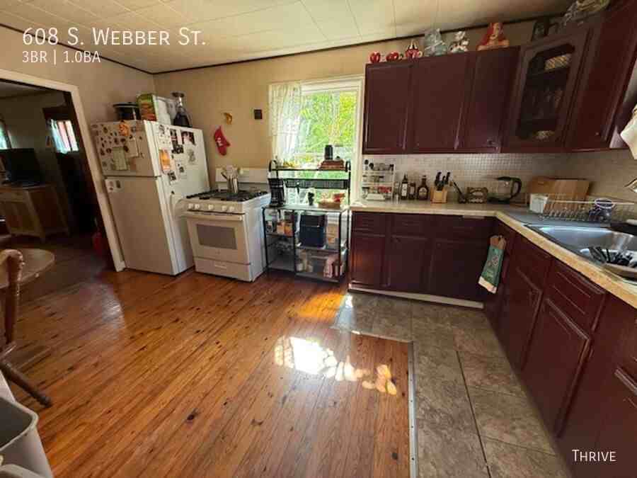 608 S Webber St - Photo 2 of 8